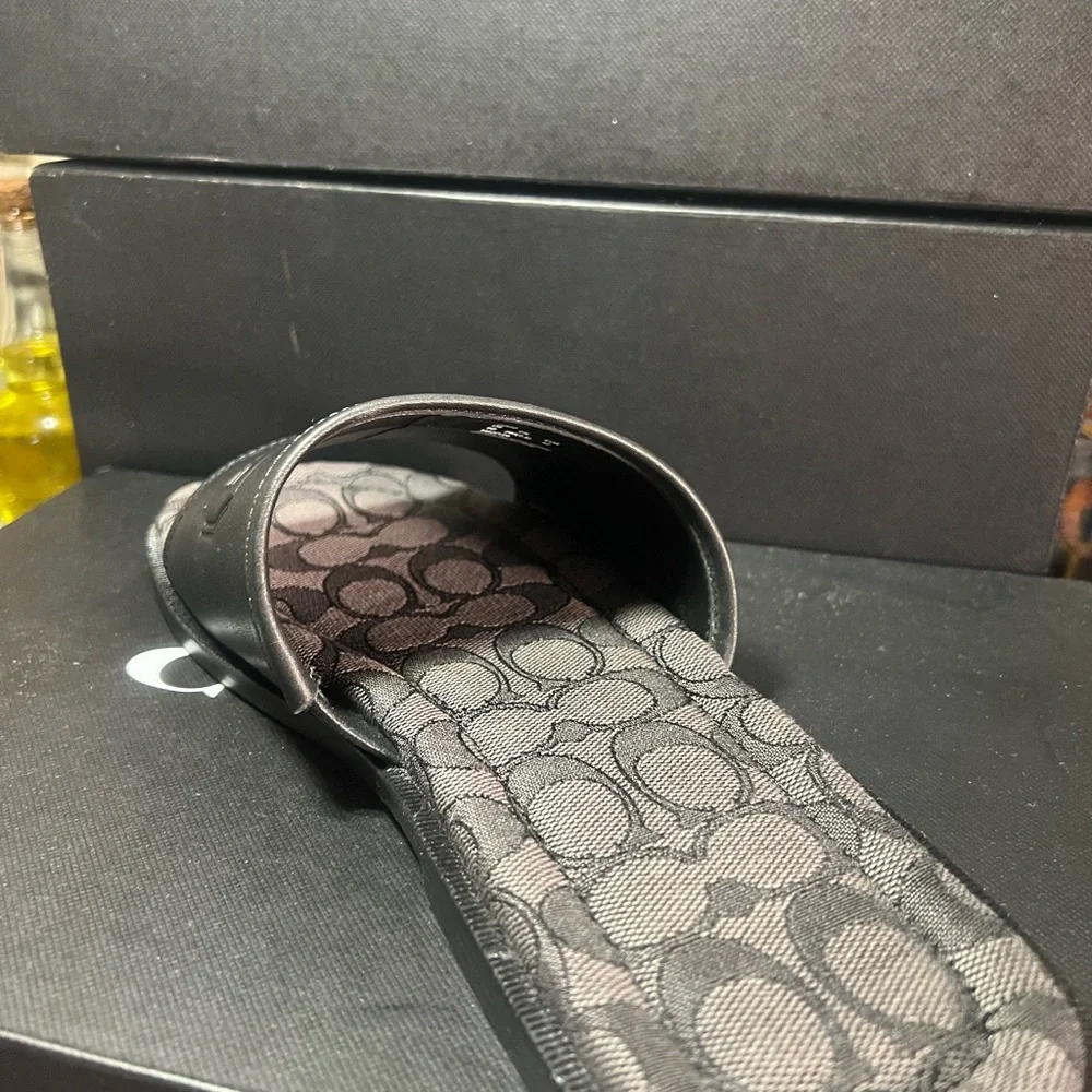 Unisex Sandals - Picture 3 of 6